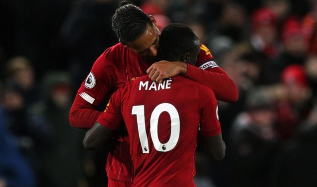  利物浦逆转绝杀 萨拉赫传射终结曼城不败  