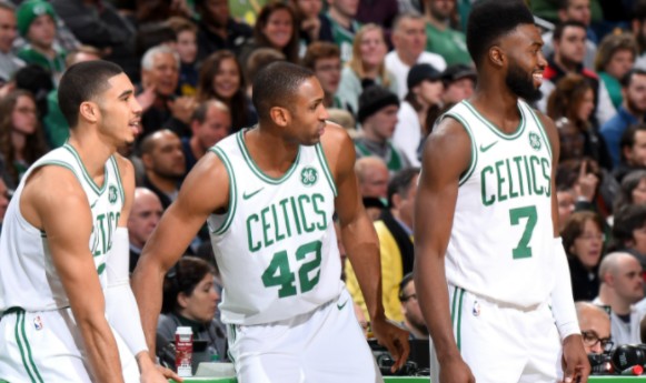  塔图姆35分绿军横扫猛龙  