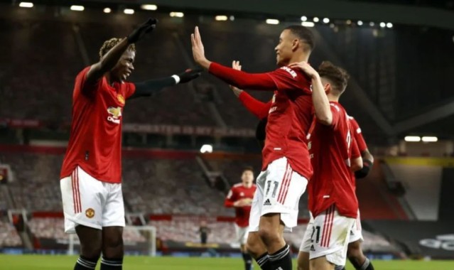  梅斯德比战万人空巷激情四射  