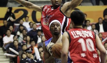  班切罗准绝杀魔术险胜活塞  