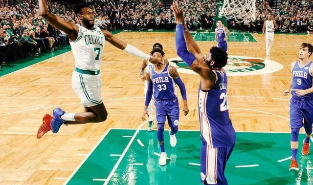  鹈鹕双塔统治禁区，锡安复出首战炸裂表现  